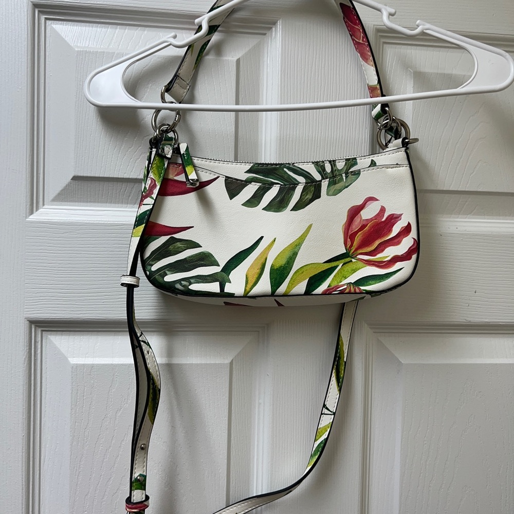 ALFANI 
FLORAL CROSSBODY. NWOT